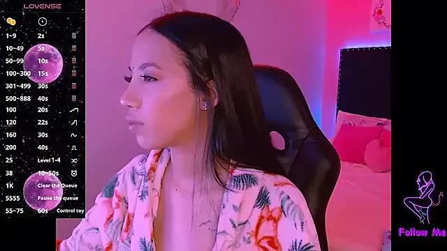 Check-out your craziest wishes with our pick of gaming cams models, featuring big knockers, round tails and tight twats.