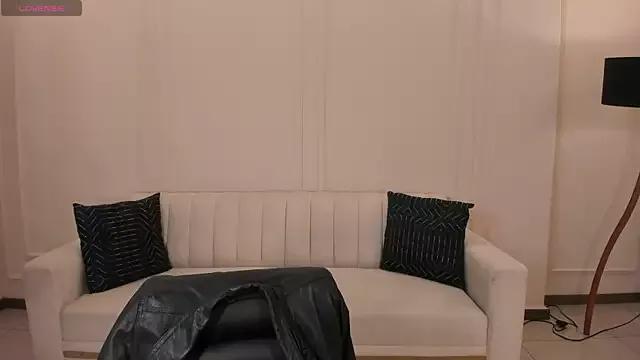 SamanthaConnorX from StripChat is Freechat