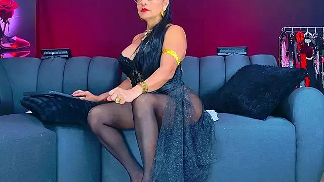 Check-out your craziest wishes with our pick of gaming cams models, featuring big knockers, round tails and tight twats.