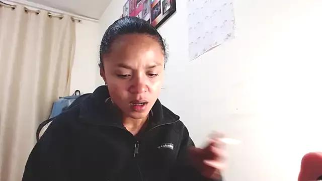 Samary_thomas from StripChat is Freechat