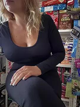 Check-out your craziest wishes with our pick of gaming cams models, featuring big knockers, round tails and tight twats.
