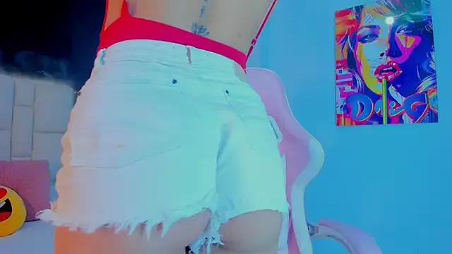 Check-out your craziest wishes with our pick of gaming cams models, featuring big knockers, round tails and tight twats.