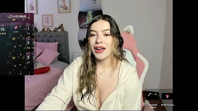 Check-out your craziest wishes with our pick of gaming cams models, featuring big knockers, round tails and tight twats.