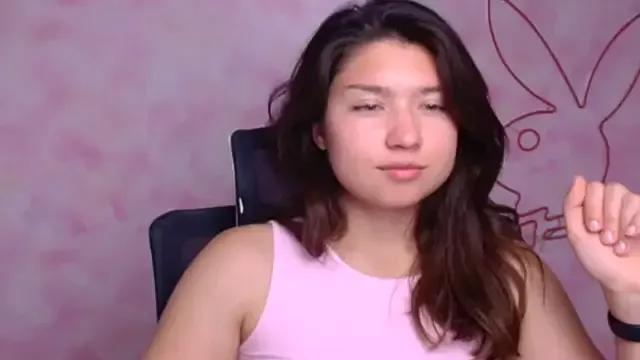 Sandra_Curly from StripChat is Freechat