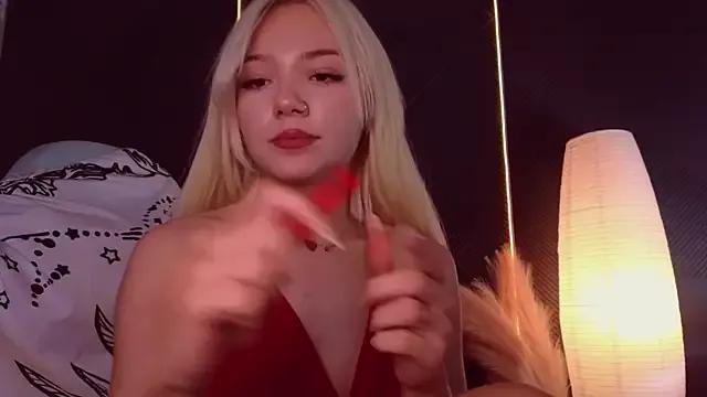 SandraBoyl from StripChat is Freechat