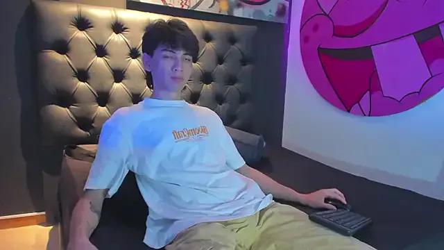 Santi_delacruz from StripChat is Freechat