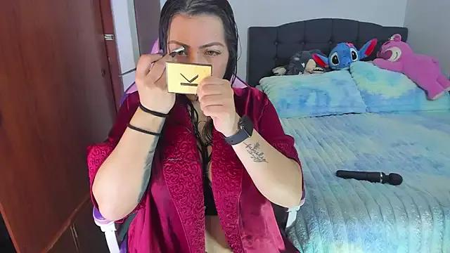saphira_owen from StripChat is Freechat
