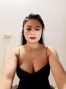 sara-xx from StripChat is Freechat