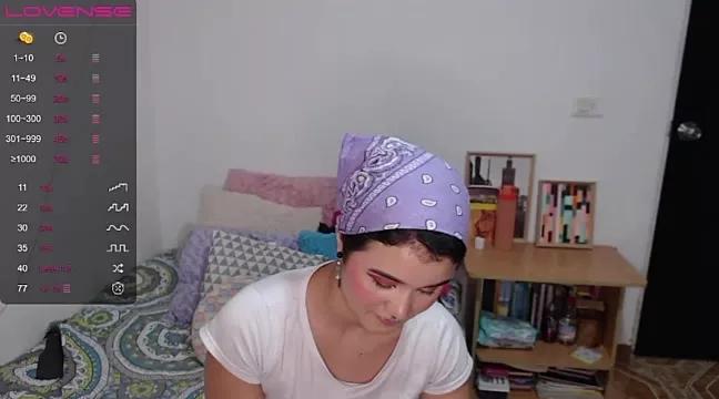 sara_010 from StripChat