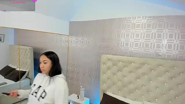 Sara_Desire from StripChat is Freechat