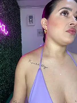 Check-out your craziest wishes with our pick of gaming cams models, featuring big knockers, round tails and tight twats.