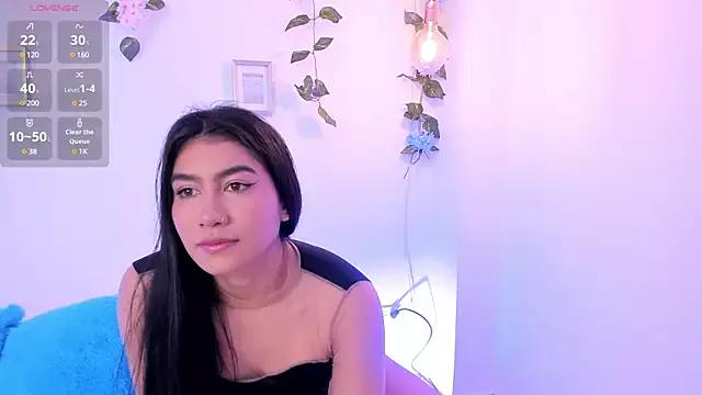 saraBow from StripChat is Freechat