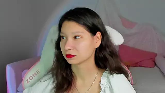 SaraDenars from StripChat is Freechat