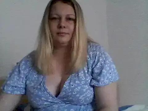 Sarah-love2006 from StripChat is Freechat