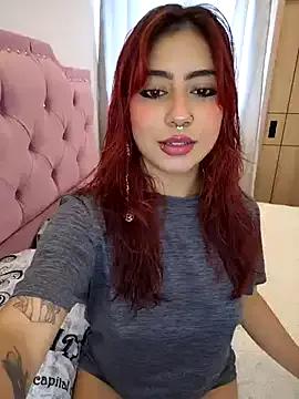 sarah_lark_ from StripChat is Freechat