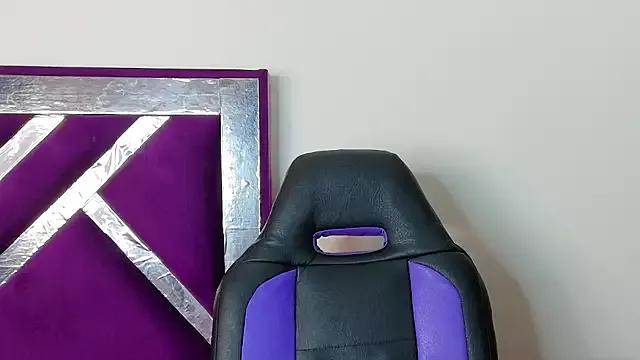 Check-out your craziest wishes with our pick of gaming cams models, featuring big knockers, round tails and tight twats.
