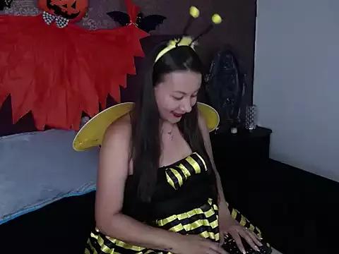 sarah_skys from StripChat is Freechat