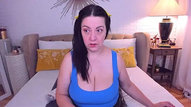 Check-out your craziest wishes with our pick of gaming cams models, featuring big knockers, round tails and tight twats.