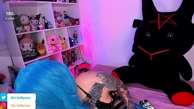 Check-out your craziest wishes with our pick of gaming cams models, featuring big knockers, round tails and tight twats.