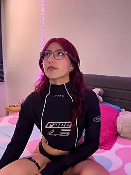 saramooon from StripChat is Freechat