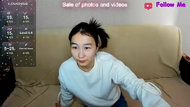SaraXray from StripChat is Freechat