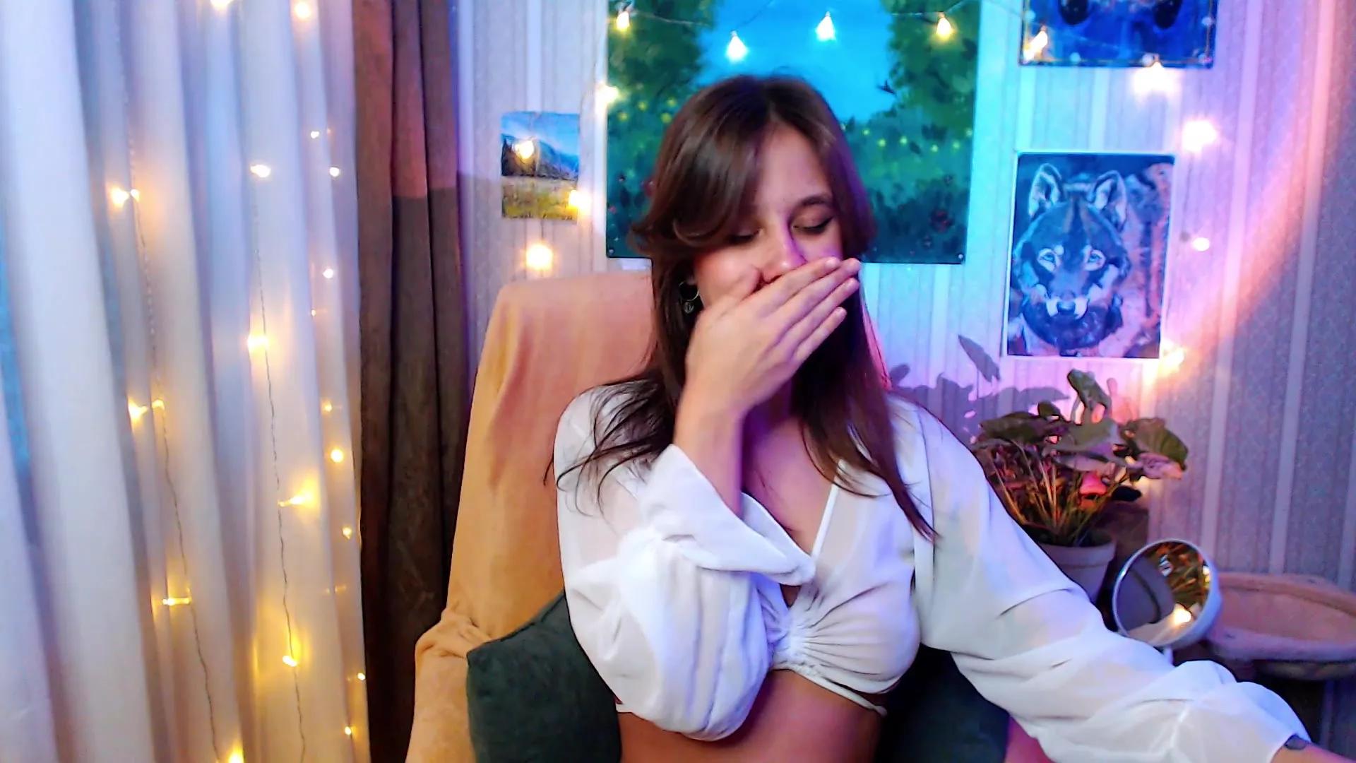 Check-out your craziest wishes with our pick of gaming cams models, featuring big knockers, round tails and tight twats.