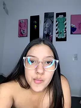 SashaAndDamian from StripChat is Freechat