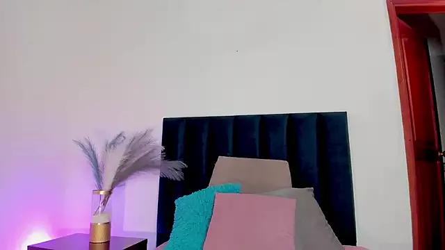 SashaHazee from StripChat is Freechat