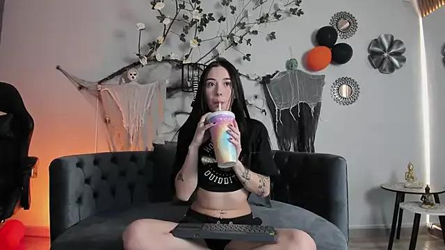 Check-out your craziest wishes with our pick of gaming cams models, featuring big knockers, round tails and tight twats.