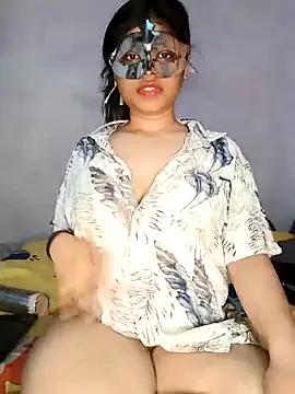 Check-out your craziest wishes with our pick of gaming cams models, featuring big knockers, round tails and tight twats.