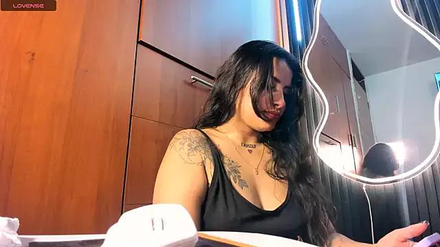 scarletr_red from StripChat is Freechat