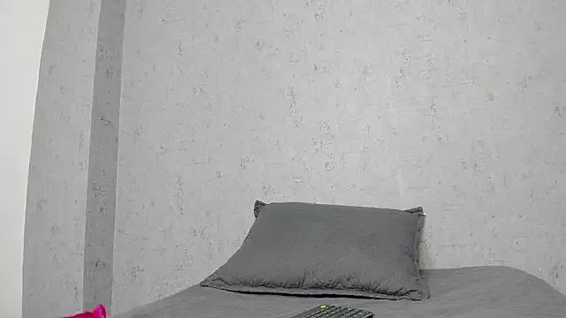 Check-out your craziest wishes with our pick of gaming cams models, featuring big knockers, round tails and tight twats.