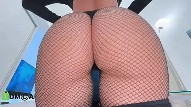 Check-out your craziest wishes with our pick of gaming cams models, featuring big knockers, round tails and tight twats.