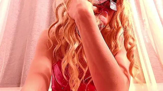 Check-out your craziest wishes with our pick of gaming cams models, featuring big knockers, round tails and tight twats.