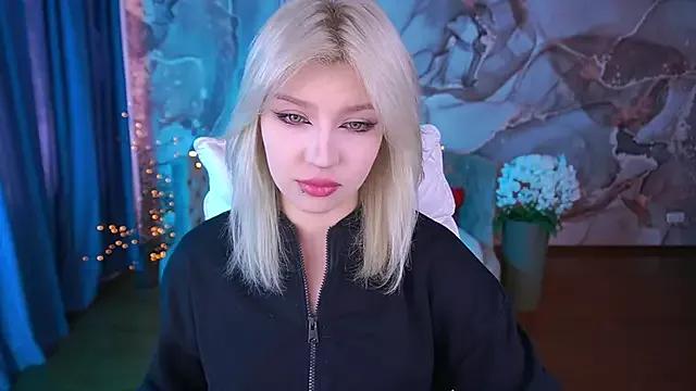 SelenaIris from StripChat is Freechat