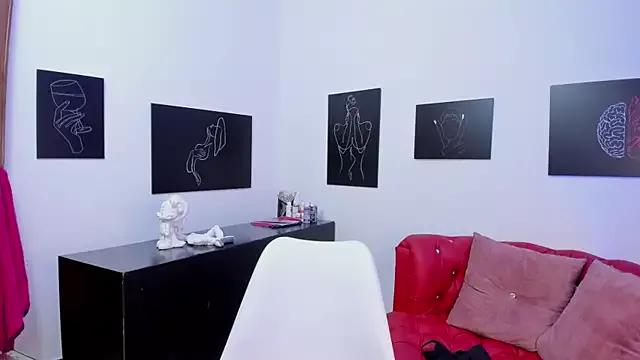 SeleneLuminari8 from StripChat is Freechat