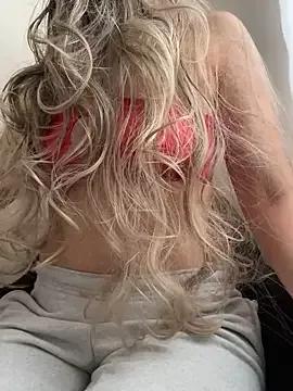 sensual_scottish_isla from StripChat is Freechat
