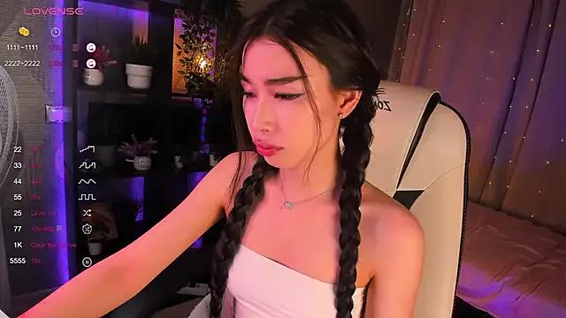 Check-out your craziest wishes with our pick of gaming cams models, featuring big knockers, round tails and tight twats.