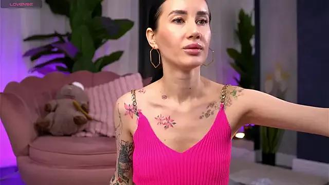 Check-out your craziest wishes with our pick of gaming cams models, featuring big knockers, round tails and tight twats.