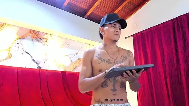seth_wyatt from StripChat is Freechat