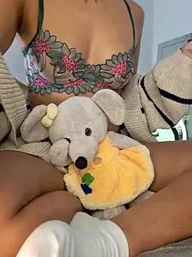 Check-out your craziest wishes with our pick of gaming cams models, featuring big knockers, round tails and tight twats.