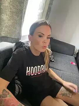 Check-out your craziest wishes with our pick of gaming cams models, featuring big knockers, round tails and tight twats.