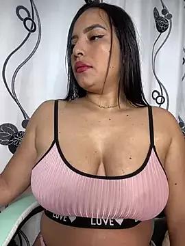 Sexymoom32 from StripChat is Freechat