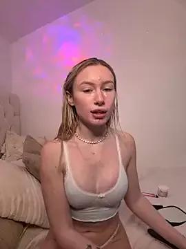 SexySaraxxoo from StripChat is Freechat