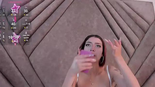 Check-out your craziest wishes with our pick of gaming cams models, featuring big knockers, round tails and tight twats.