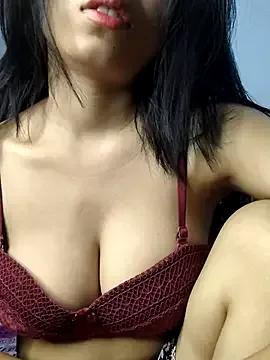 Shakira099 from StripChat is Freechat