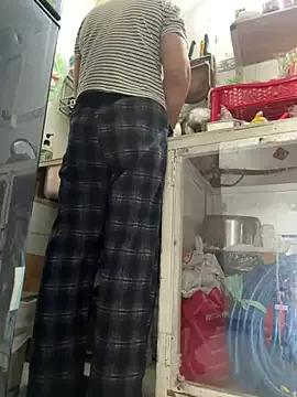 sharon-Hanna from StripChat is Freechat