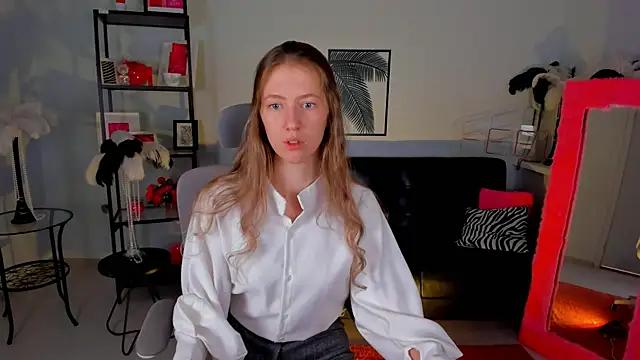Check-out your craziest wishes with our pick of gaming cams models, featuring big knockers, round tails and tight twats.