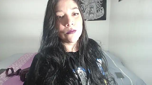 sharonnleon from StripChat is Freechat