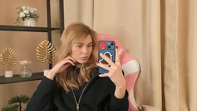 Check-out your craziest wishes with our pick of gaming cams models, featuring big knockers, round tails and tight twats.